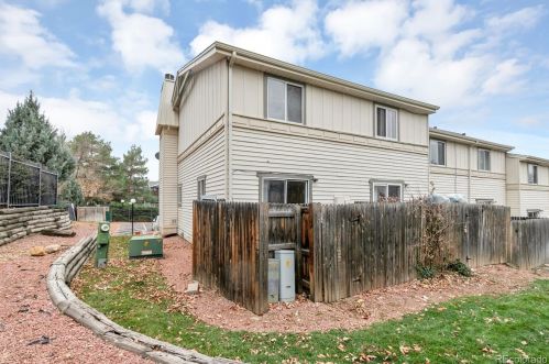 17646 Loyola Dr, Denver CO  80013-3127 exterior