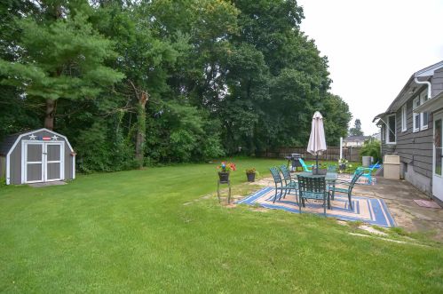 17 Henderson Cir, Salem, NH 03079-2640