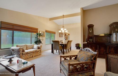 134 Tilton Dr, East Freehold, NJ 07728-3367