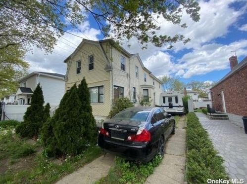 110-27 175th St, Jamaica, NY 11433-5722