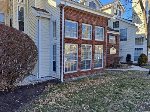 43 Carriage Crossing Ln, Middletown, CT 06457-5828
