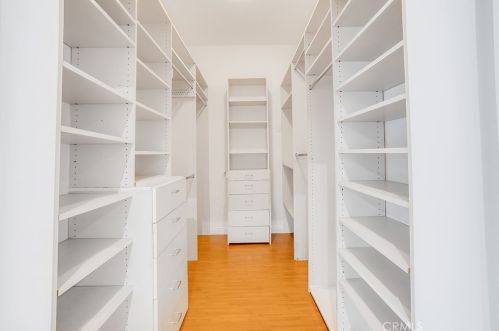 11814 Hesby St, North Hollywood CA  91607-3218 exterior
