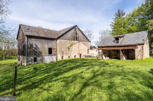 1704 Dreshertown Rd, Dresher PA  19025-1303 exterior