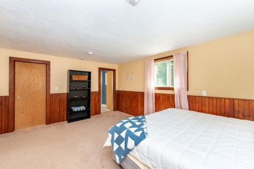 156 Raymond Rd, Deerfield NH  03037-1507 exterior