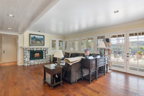 28565 Vallejo Ave, Temecula CA  92592-2316 exterior