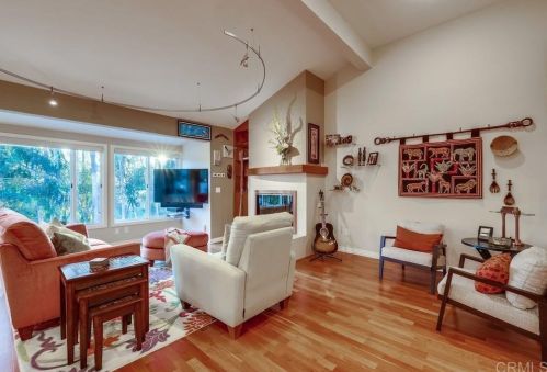 2747 Bay Canyon Ct, San Diego, CA 92117-6704