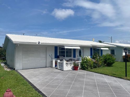 1310 24th St, Boynton Beach, FL 33426-5865