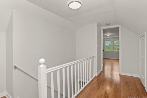 123 Woodland Dr, Milford CT  06460-5029 exterior