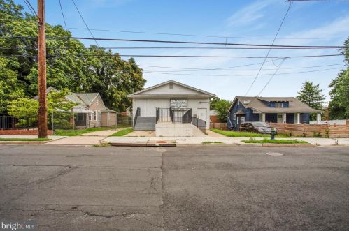 4510 Brooks St, Washington, DC 20019-4649