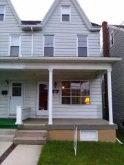 328 Chestnut St, Frackville, PA 17931-1606