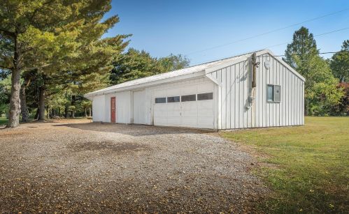 15936 Wooster Rd, Mount Vernon OH  43050-9764 exterior