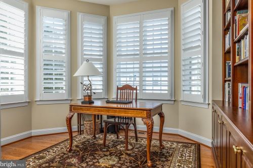 18345 Mid Ocean Pl, Leesburg VA 20176-7451 exterior