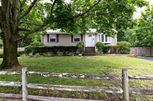 5 Pinehaven Dr, Whitman, MA 02382-2323
