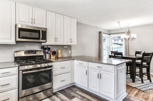 1090 Grant St, Lake Geneva, WI 53147-1116