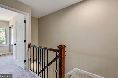 601 Clearwater Ct, Herndon VA  20170-4125 exterior