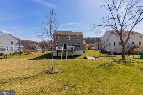 303 8th Ave, Parkesburg PA  19365-1359 exterior