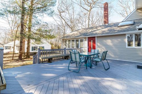 1520 Paradise Shores Rd, Southold NY  11971-4043 exterior