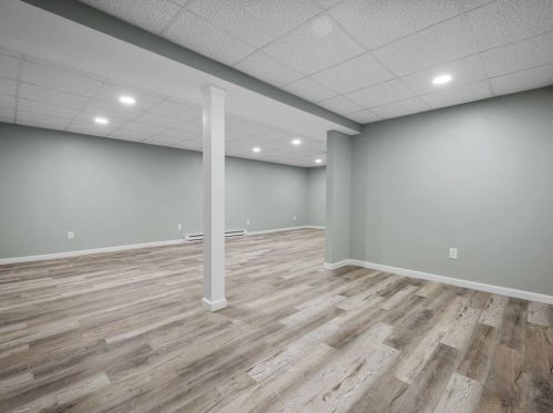 91 Windsor Park Dr, Coventry RI  02816-5353 exterior