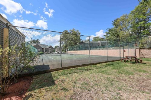 129 Cannongate Iii, Nashua NH 03063-1951 exterior