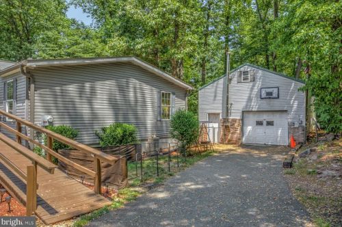 685 Yellow Hill Rd, Beartown, PA 17555-9331
