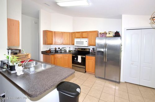 7715 95th Ct, Vero Beach FL  32967-3828 exterior