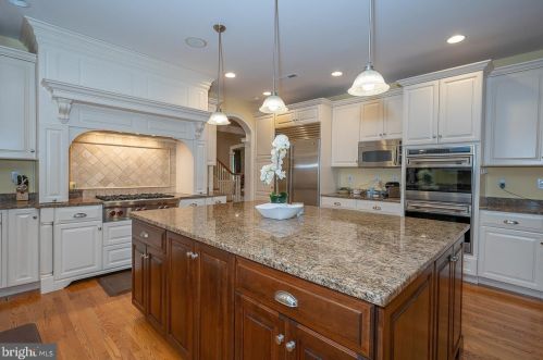 315 Blackburn Dr, Berwyn PA  19312-2801 exterior