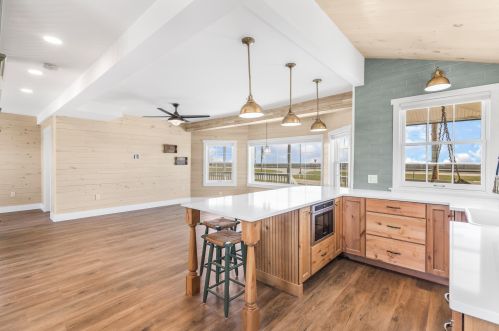 607 Ocean Blvd, Hampton NH  03842-4335 exterior