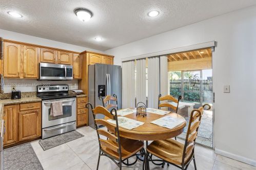 9920 12 St, Hollywood FL 33026-4359 exterior