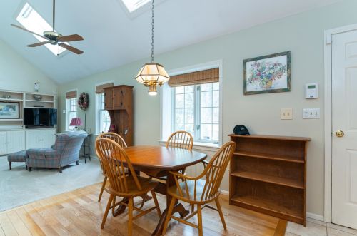 34 Atherton Ln, Amherst NH  03031-3066 exterior