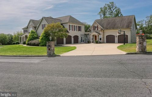 4205 Prosperous Dr, Harrisburg PA  17112-6038 exterior