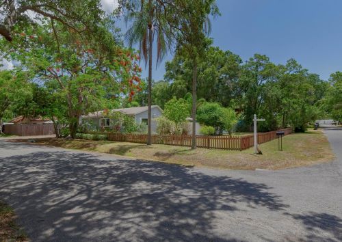 2541 49th Ave, Saint Petersburg, FL 33714-2518