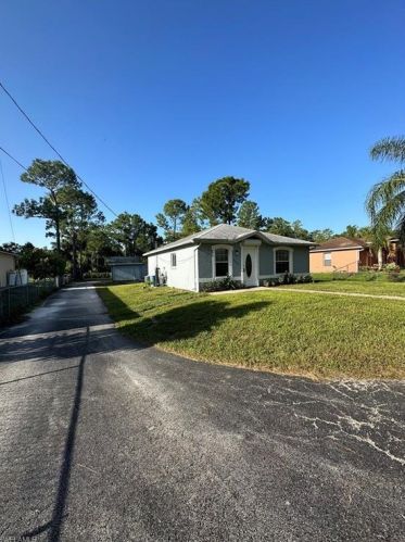 2370 31st Ave, Naples, FL 34120-2920