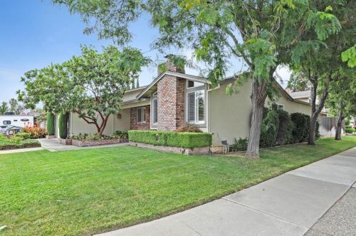 980 Perrelli St, Gilroy, CA 95020-5519