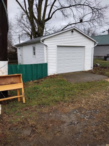 66 Madison Rd, London, OH 43140-1445