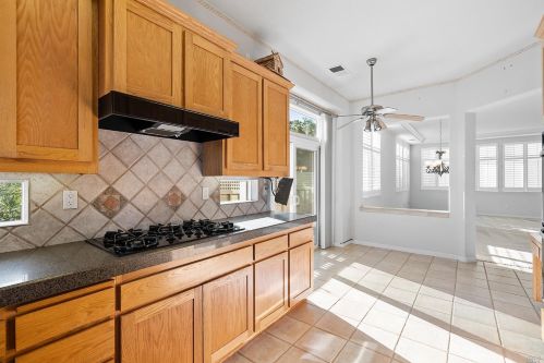 6527 Pine Valley Dr, Santa Rosa, CA 95409-5888