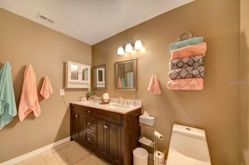 3424 Fox Holw Dr, Orlando FL 32829-8781 exterior