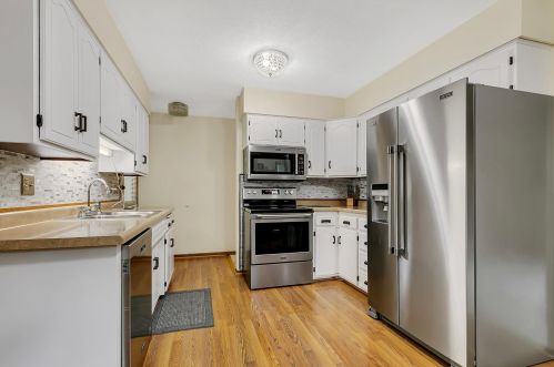2136 Jamary Pl, Saint Cloud, MN 56301-3928