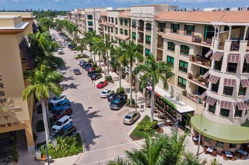9123 Strada Pl, Naples FL  34108-2789 exterior