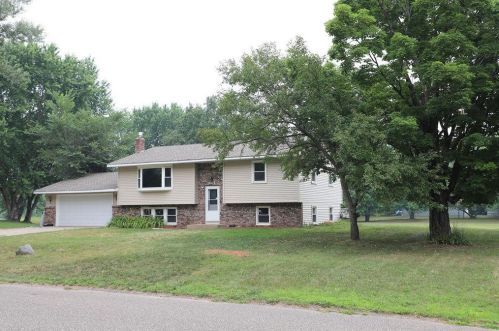 7702 Country Ln, Lino Lakes, MN 55014-1061