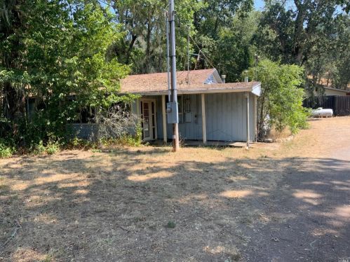 21801 Eastside Rd, Willits CA  95490-5700 exterior