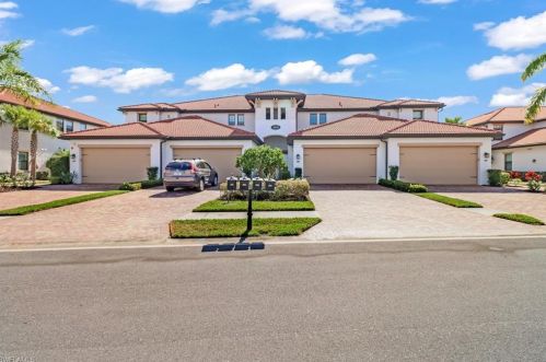 1610 Oceania Dr, Naples, FL 34113