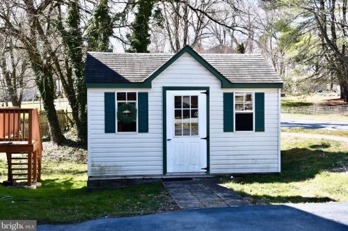 1 Courtney Ln, Downingtown PA  19372-1071 exterior