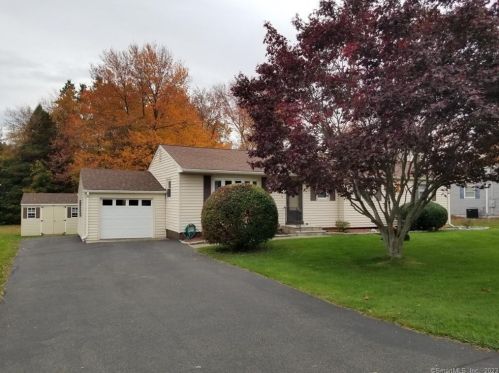 24 Chicory Dr, Waterbury, CT 06716-1806