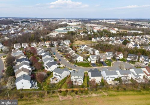 8778 Grantham Ct, Bristow VA  20136-2030 exterior