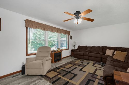 11170 Fallsburg Rd, Frazeysburg, OH 43822-9540