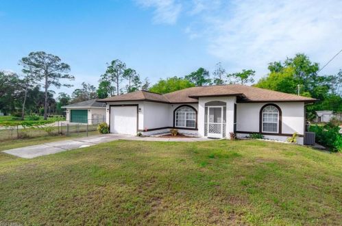 271 Everglades Blvd, Naples FL  34117-3728 exterior