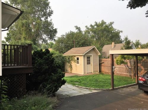 205 Southfield Ave, Stamford CT  06902-7736 exterior