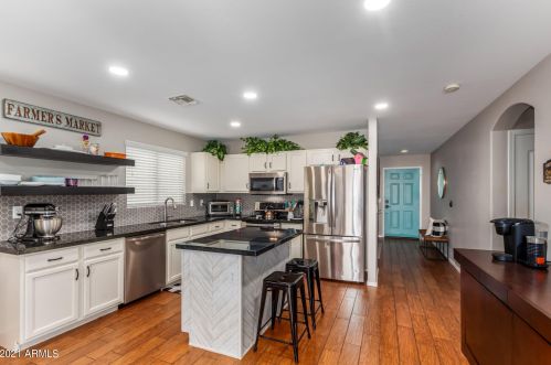15465 Shangri La Rd, Sun City, AZ 85379-5387
