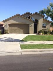 4722 Ryzona Dr, Bakersfield, CA 93313-9350