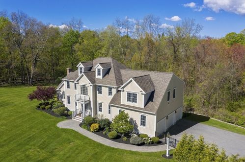 7 Estabrook Ln, Berlin, MA 01503-1708